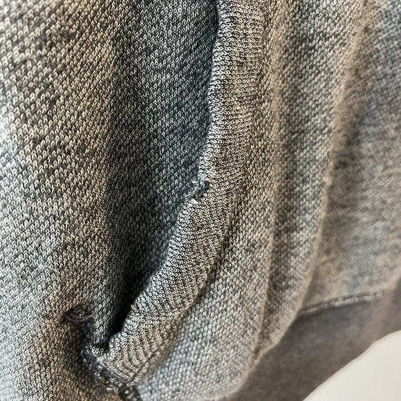 Abercrombie & Fitch Hoodie Gray Muscle Fit Distressed Pullover Size Small Patch - Picture 7 of 7